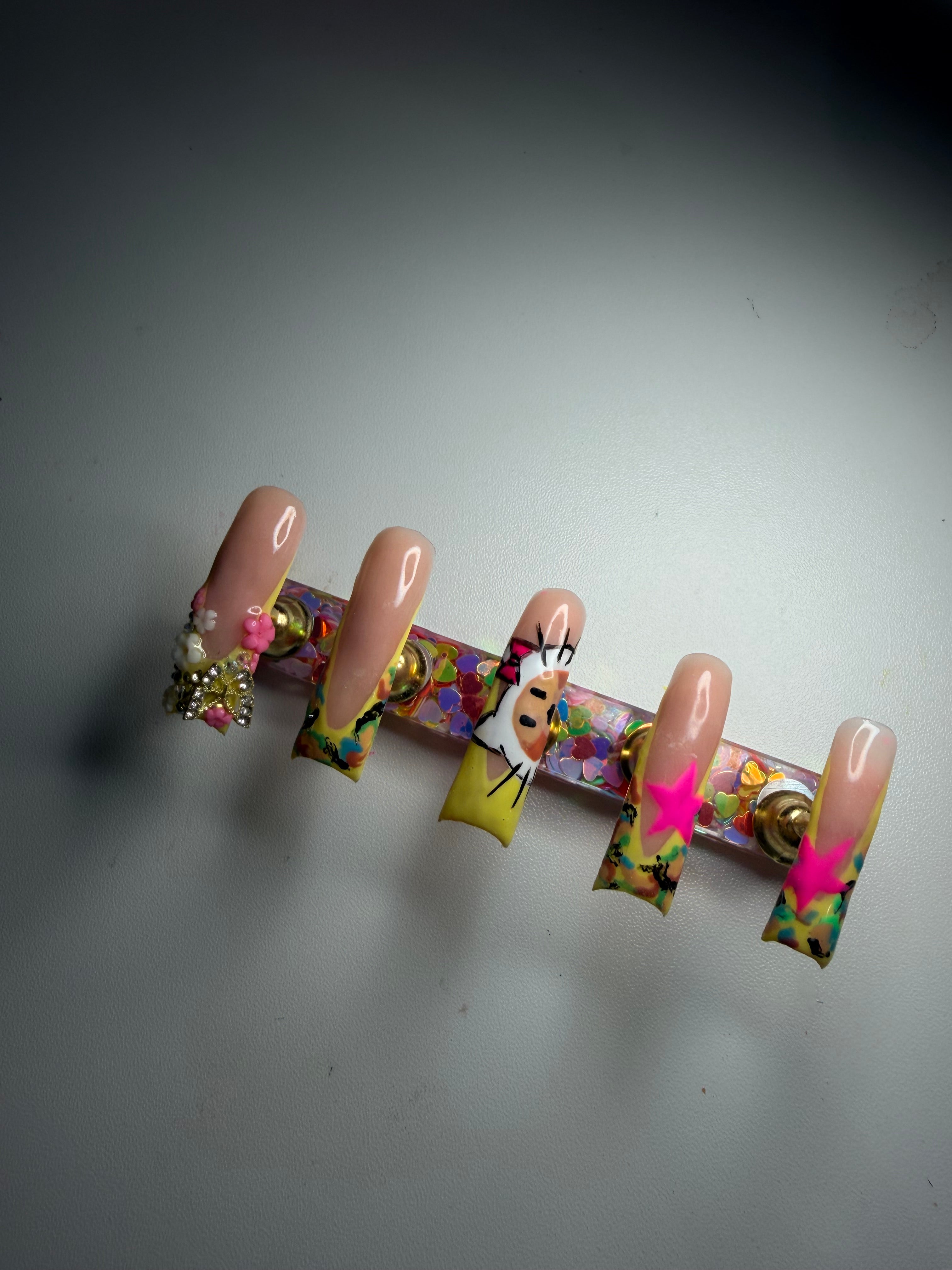 𝐂𝐚𝐦𝐨 𝐁𝐚𝐛𝐞 ♡